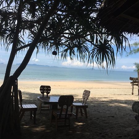 Hôtel Cocobar&Bungalow'Kohjum à Koh Jum Extérieur photo