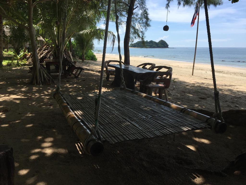 Hôtel Cocobar&Bungalow'Kohjum à Koh Jum Extérieur photo