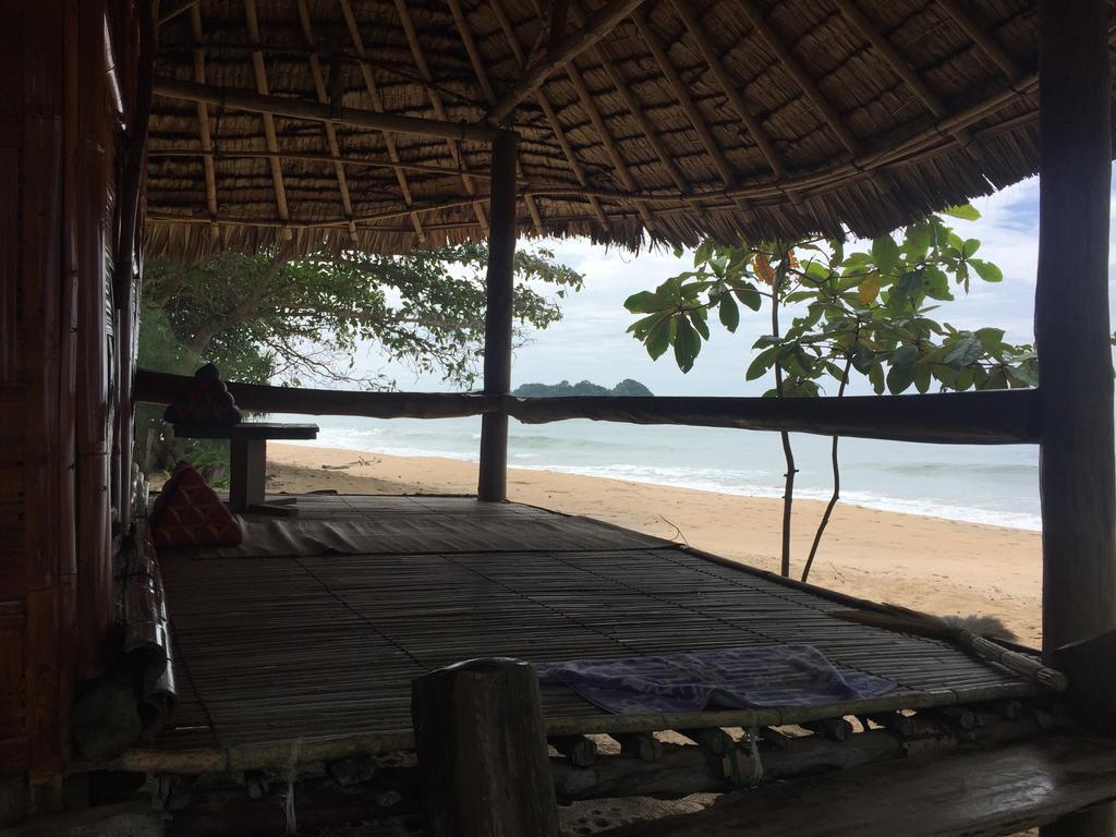 Hôtel Cocobar&Bungalow'Kohjum à Koh Jum Extérieur photo