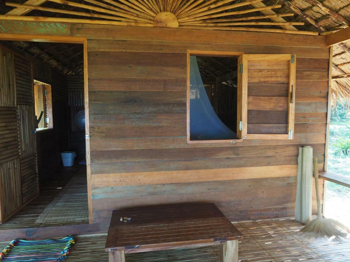 Hôtel Cocobar&Bungalow'Kohjum à Koh Jum Extérieur photo