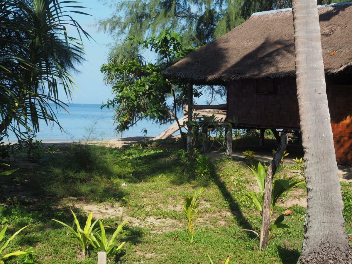 Hôtel Cocobar&Bungalow'Kohjum à Koh Jum Extérieur photo